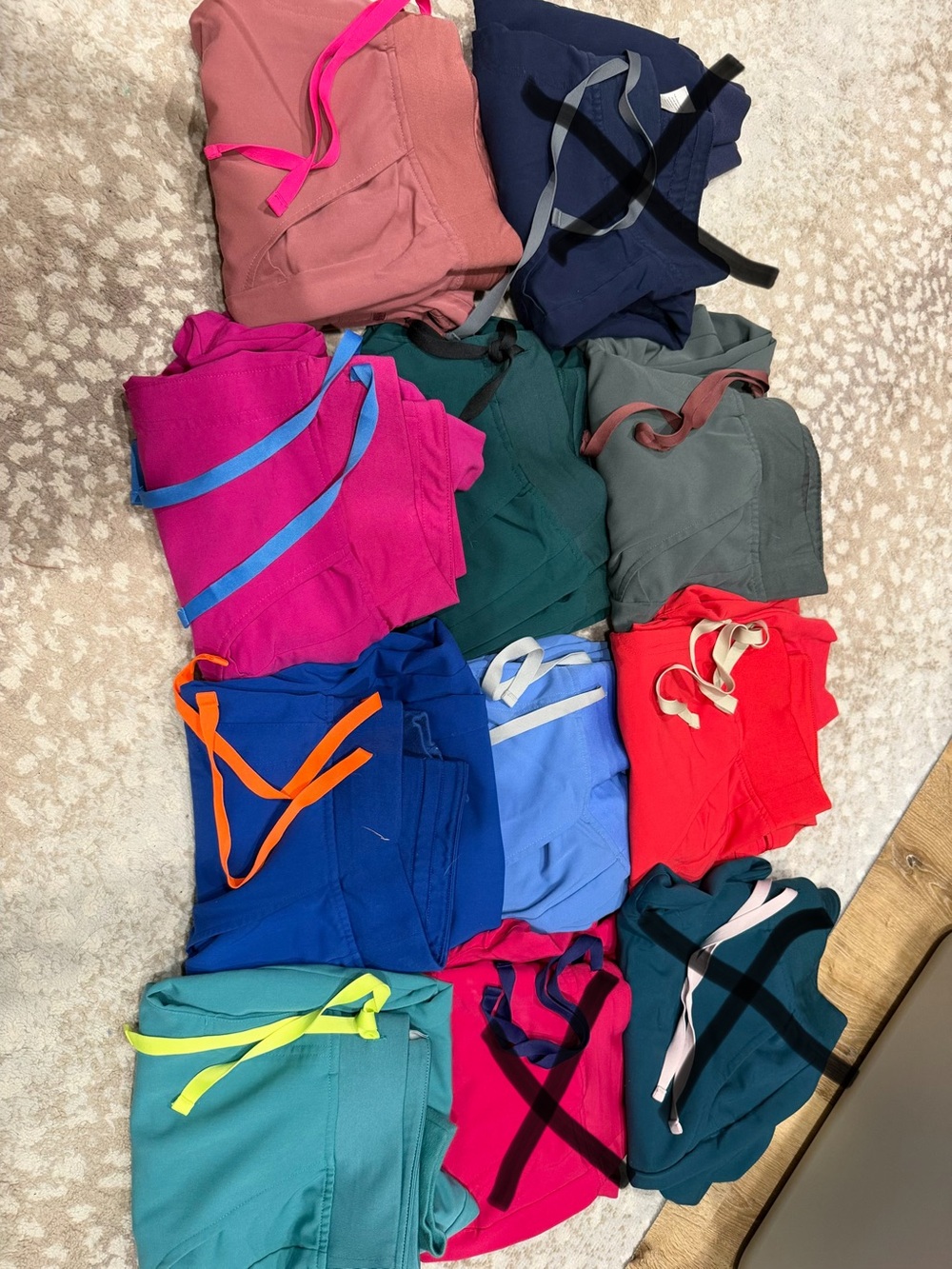 Set of 8 Figs Zamora joggers small petite